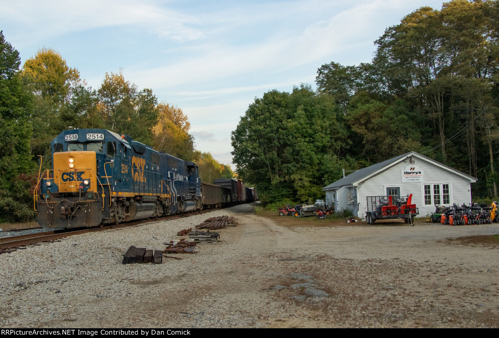 CSXT 2514 Leads L054 at Dixfield
